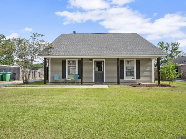 13611 S Trace Dr, Walker, LA 70785