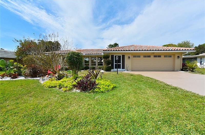 1st image of 469 Rubens Dr E