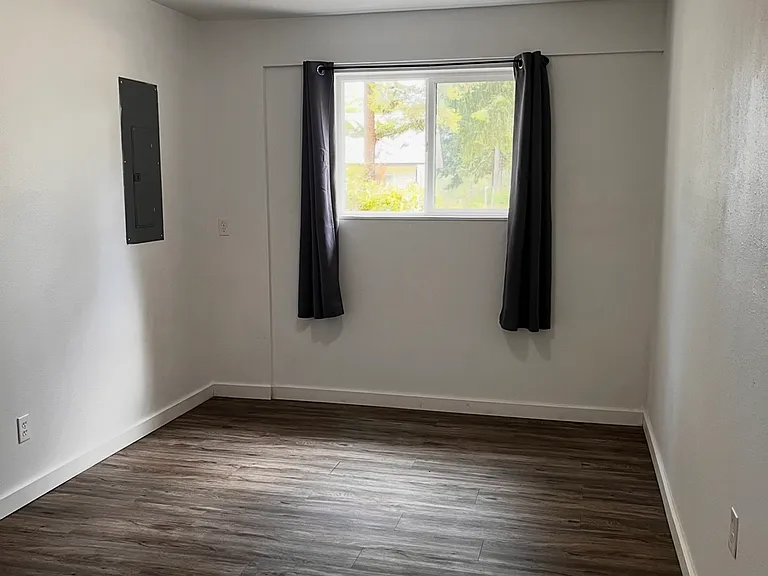 243 Pine St — Photo 9