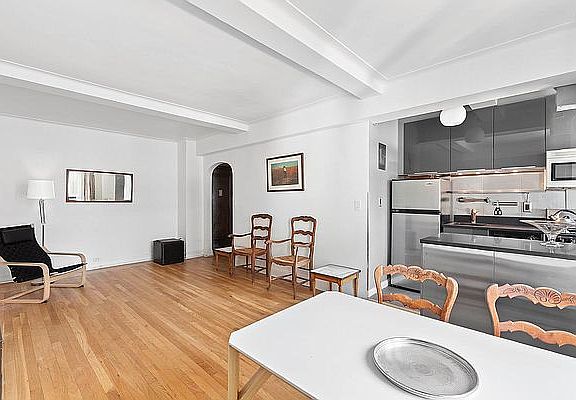 3rd image of 227 E 57th St APT 15C