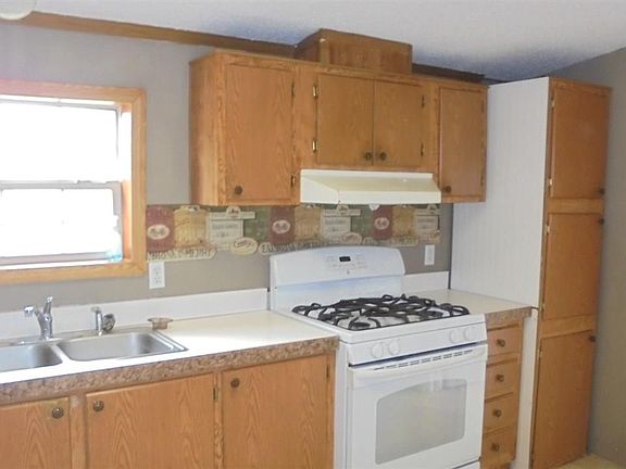 4th image of 758 Williams Ct