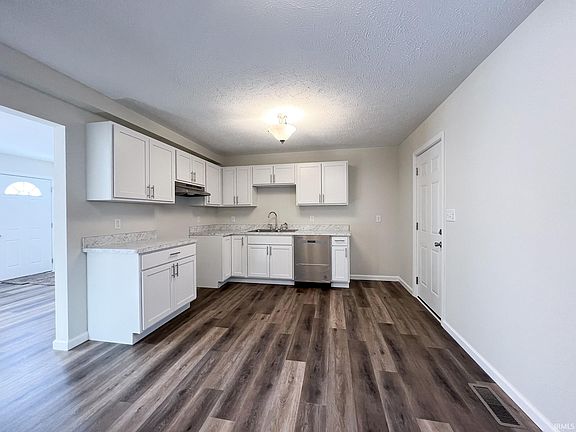 4th image of 21775 Suburban Dr