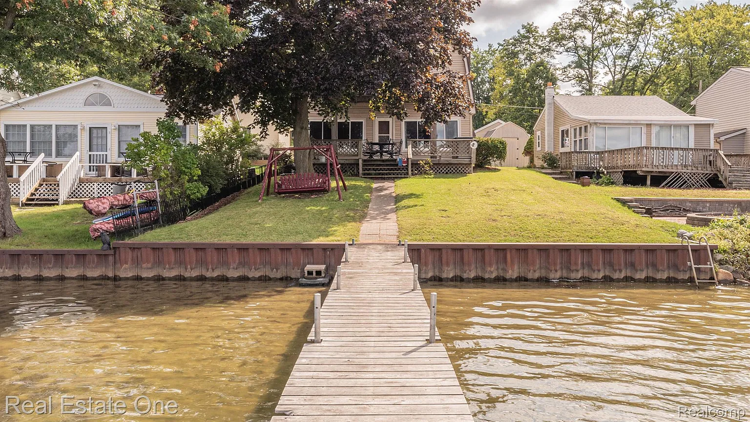 8860 Rushside Dr photo 1
