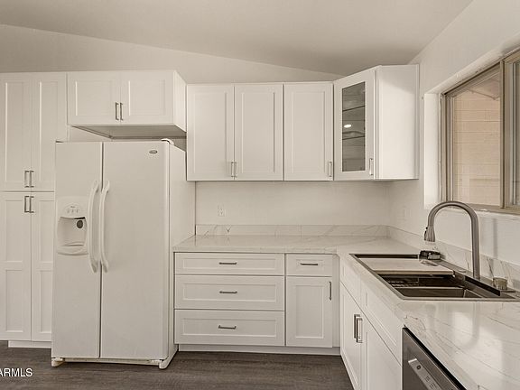 5th image of 2826 E Cactus Rd