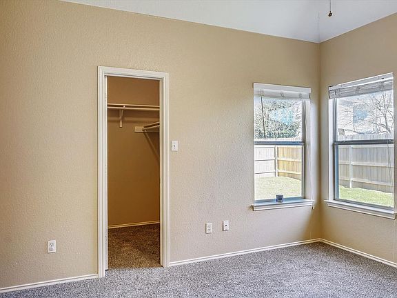 4th image of 2858 Southampton Way APT B