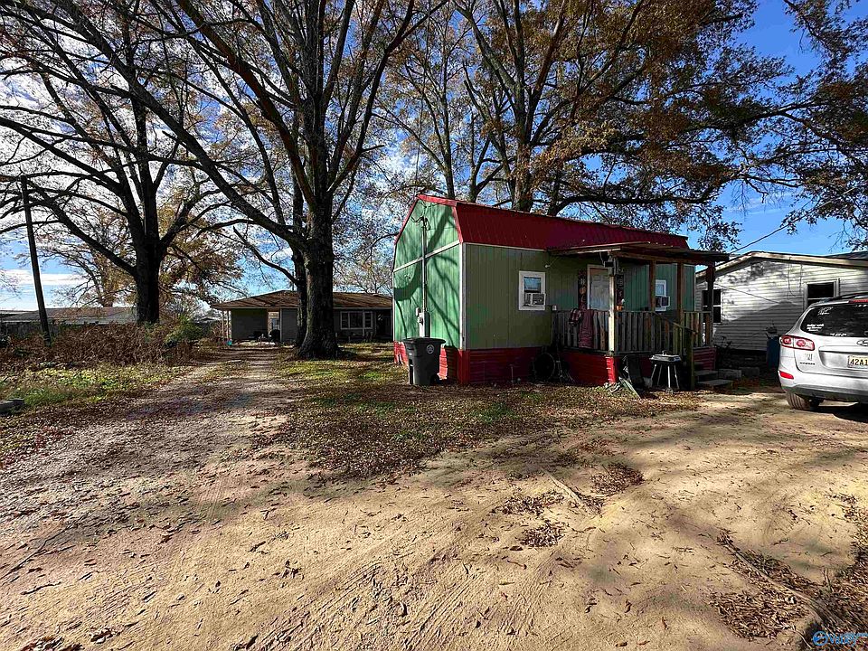2nd image of 16627 Main St