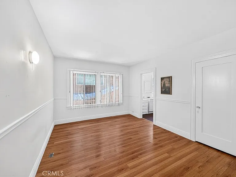 139 S Manhattan Pl — Photo 18