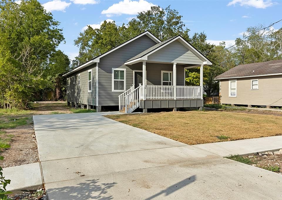 1st image of 1570 Roberts Avenue