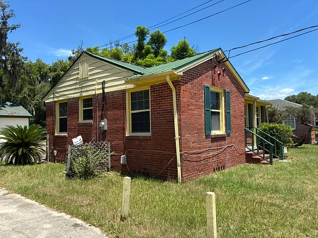 8034 Wakefield Ave — Photo 4