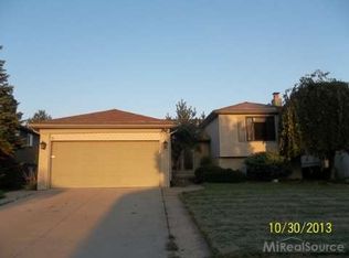 30903 Moroso Dr, Warren, MI 48088
