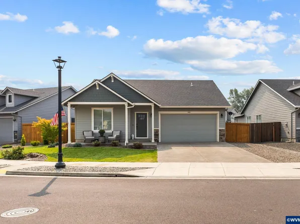 405 Depot Ave, Brownsville, OR 97327