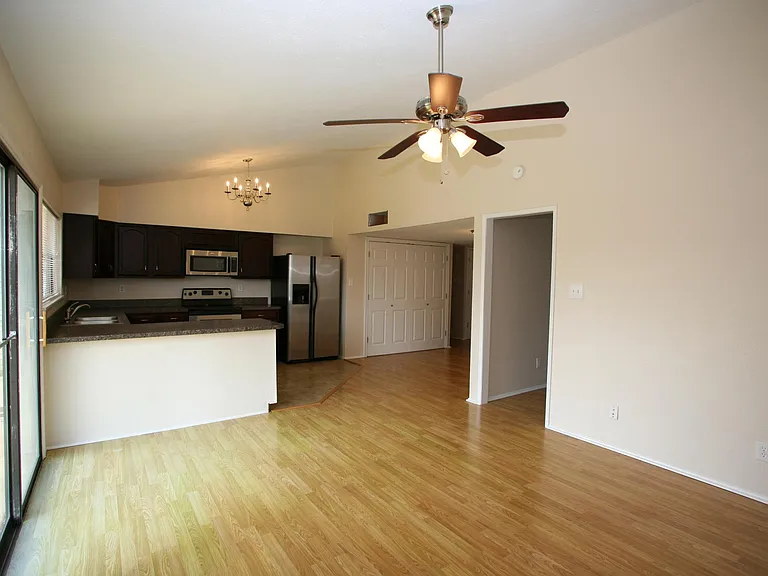 1332 Milford Dr — Photo 5