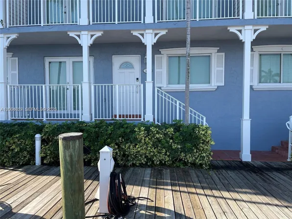 2415 NW 16th Street Rd APT 102, Miami, FL 33125