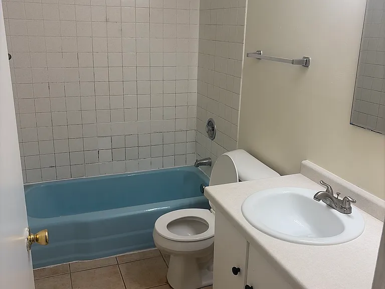 2125 N Elmwood Ave #5C — Photo 2