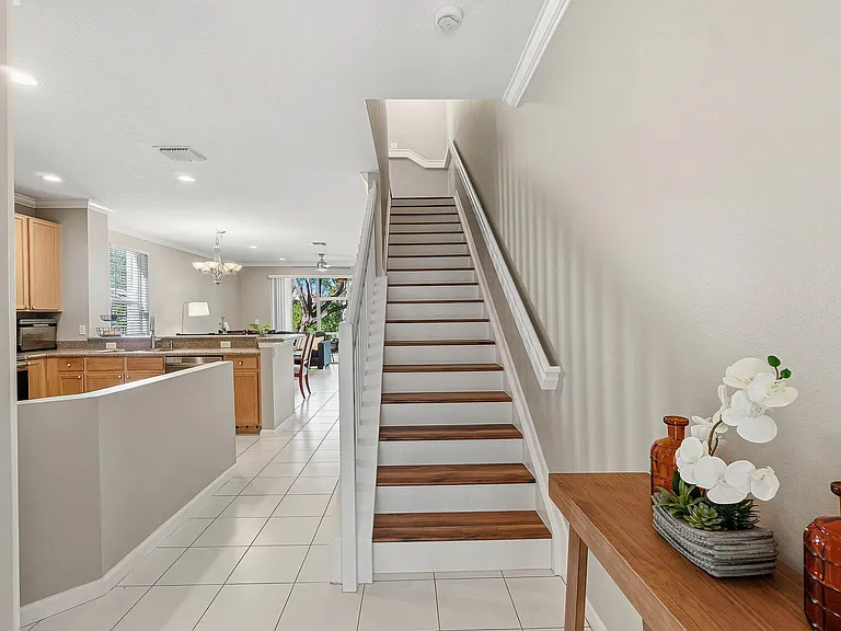 9911 Porta Leona Ln — Photo 10