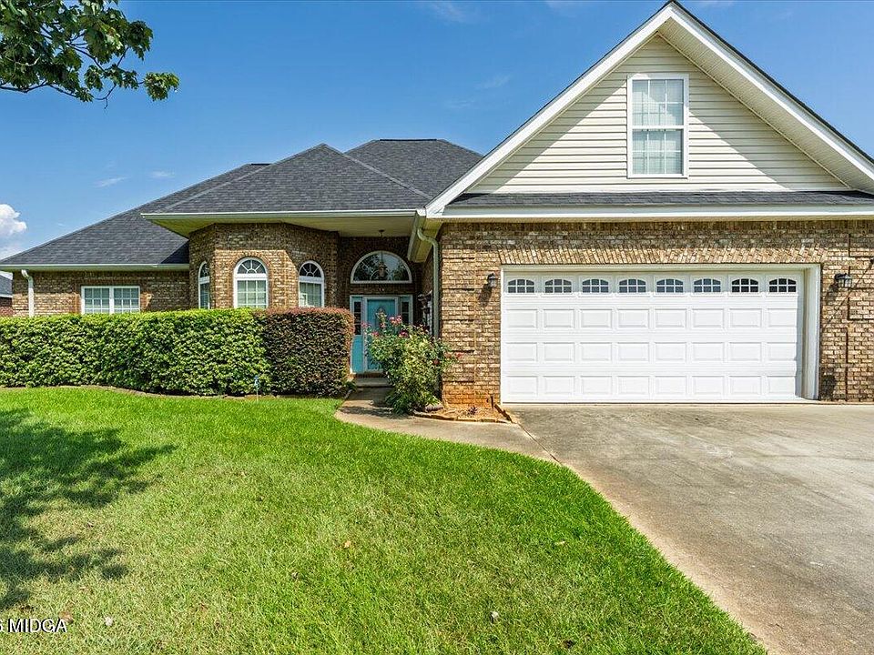 1st image of 207 Loudon Hill Dr