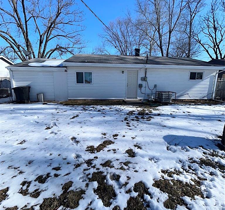 2nd image of 1708 Parklane Dr