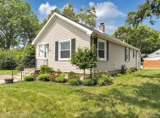 2062 W South Blvd, Rochester, MI 48309