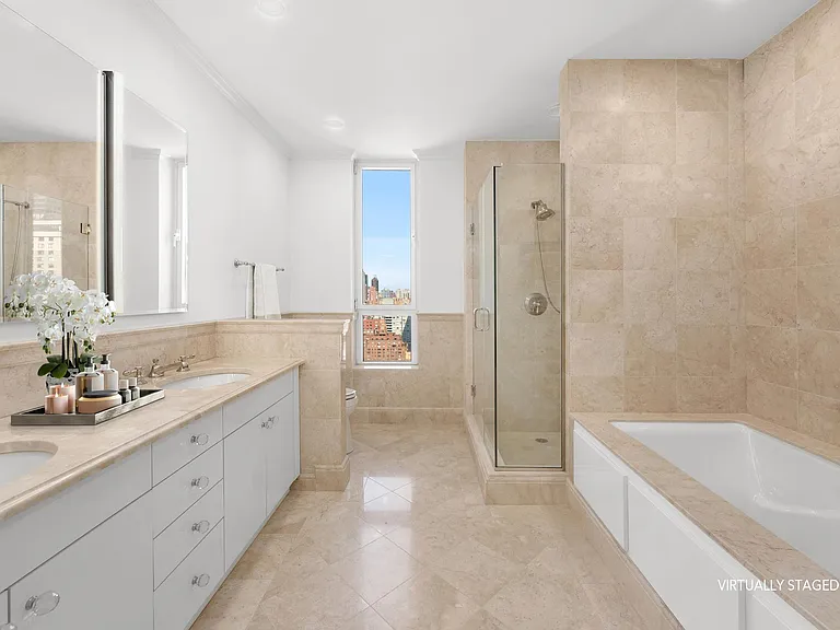 351 E 51st St #Penthouse 8 — Photo 9