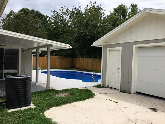 2nd image of 538 Coppitt Dr S