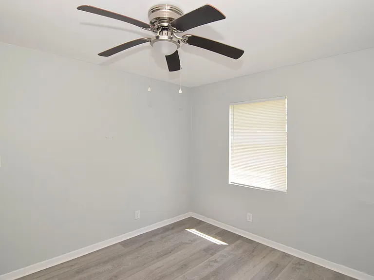 3613 Alene Cir — Photo 16