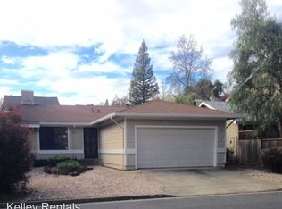 319 Heron Dr, Healdsburg, CA 95448