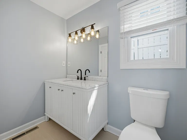 3848 Surry Rd — Photo 29