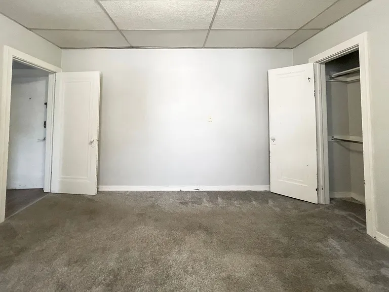 Preleasing For August! Close To Campus — Photo 5