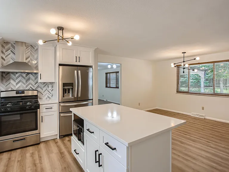 5520 W Lehigh Ave — Photo 3