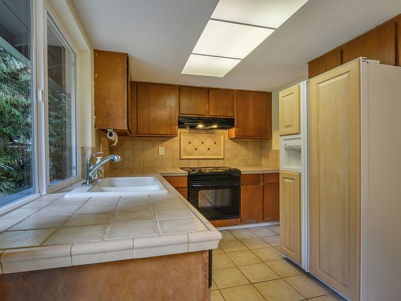 4th image of 21036 NE 91st St