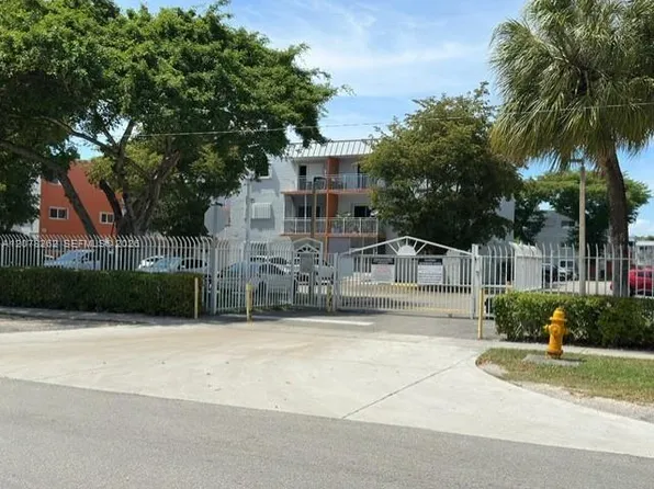 11301 SW 200th St APT 104-A, Miami, FL 33157