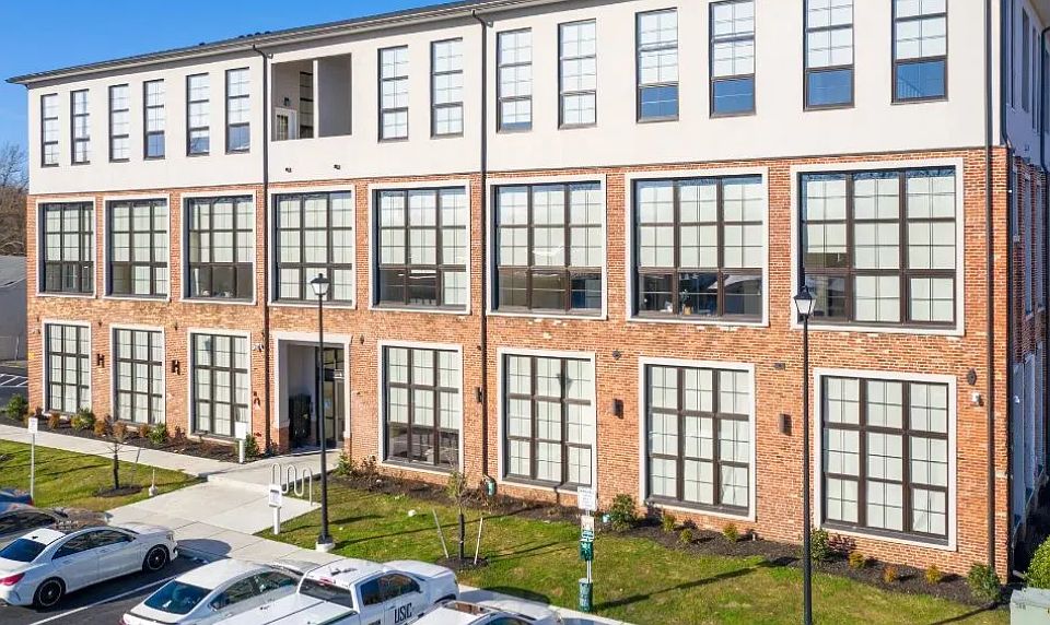 1st image of 77 Washington St #109