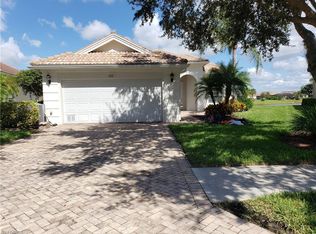 2230 Heydon Cir W, Naples, FL 34120