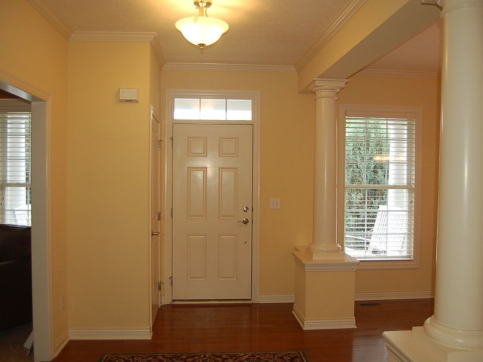 1st image of 8075 Chatham Green Dr