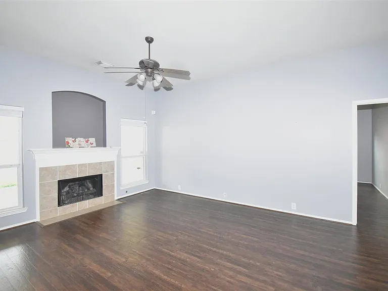 30315 Castle Forest Dr — Photo 5