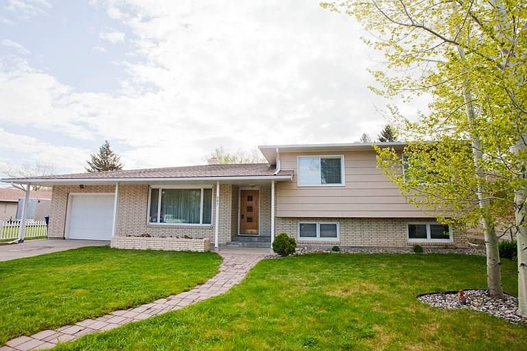 1st image of 607 Meadowlark Ln