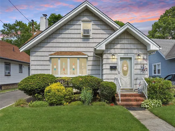 222 Rolling Street, Malverne, NY 11565