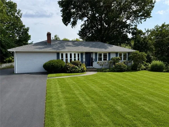230 Airport Rd, Warwick, RI 02889