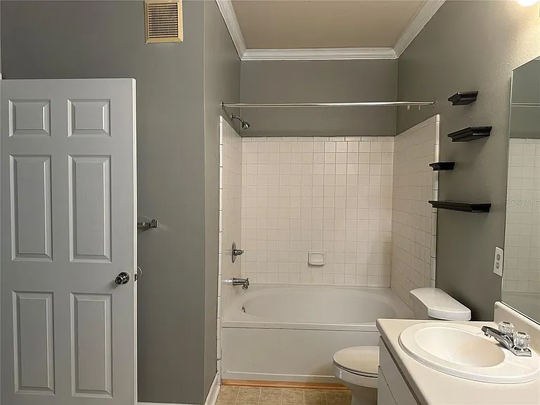 18302 Bridle Club Dr #18302 — Photo 5