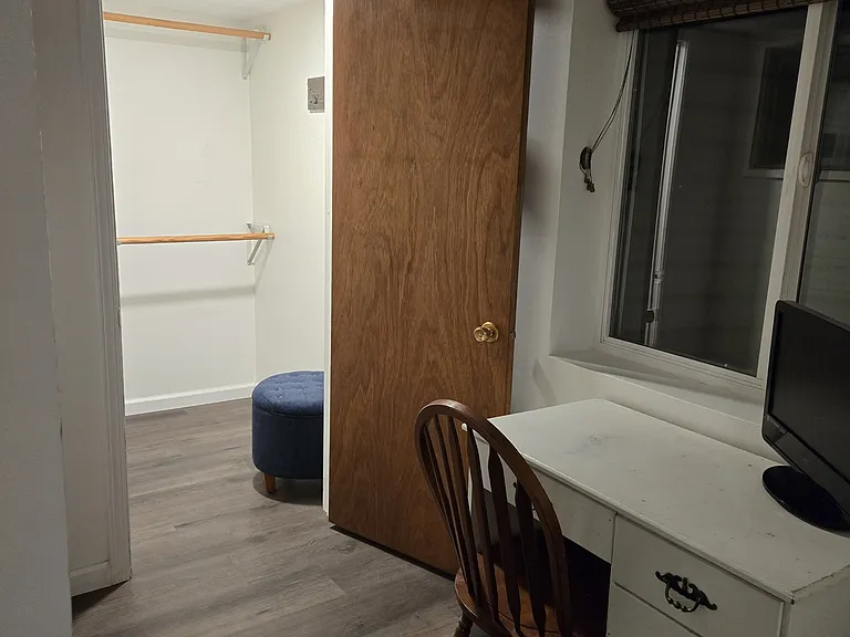 1404 S Grand Ave #B — Photo 11
