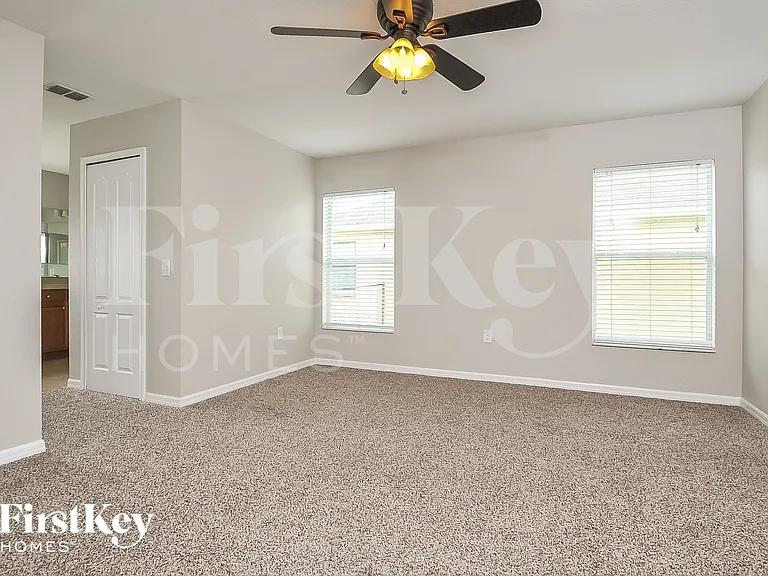 5203 Ashwood Dr — Photo 6