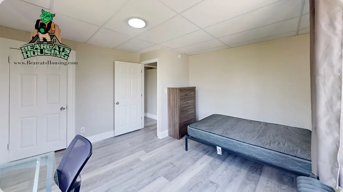 80 Conklin Avenue - 1* — Photo 2