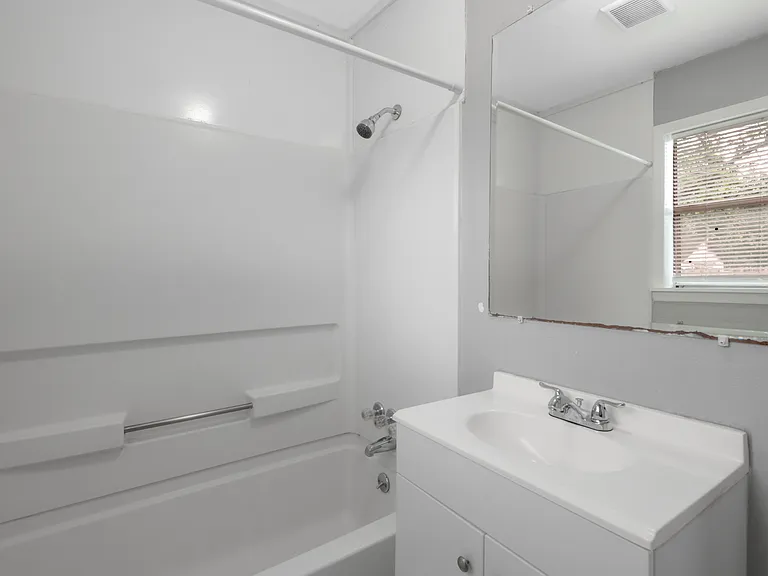 700 Gray St #1 — Photo 13