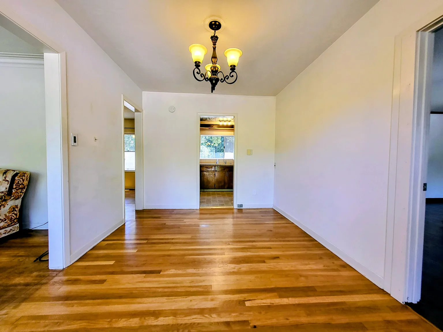3 bed, 1949 sqft, $6,500 — Photo 2