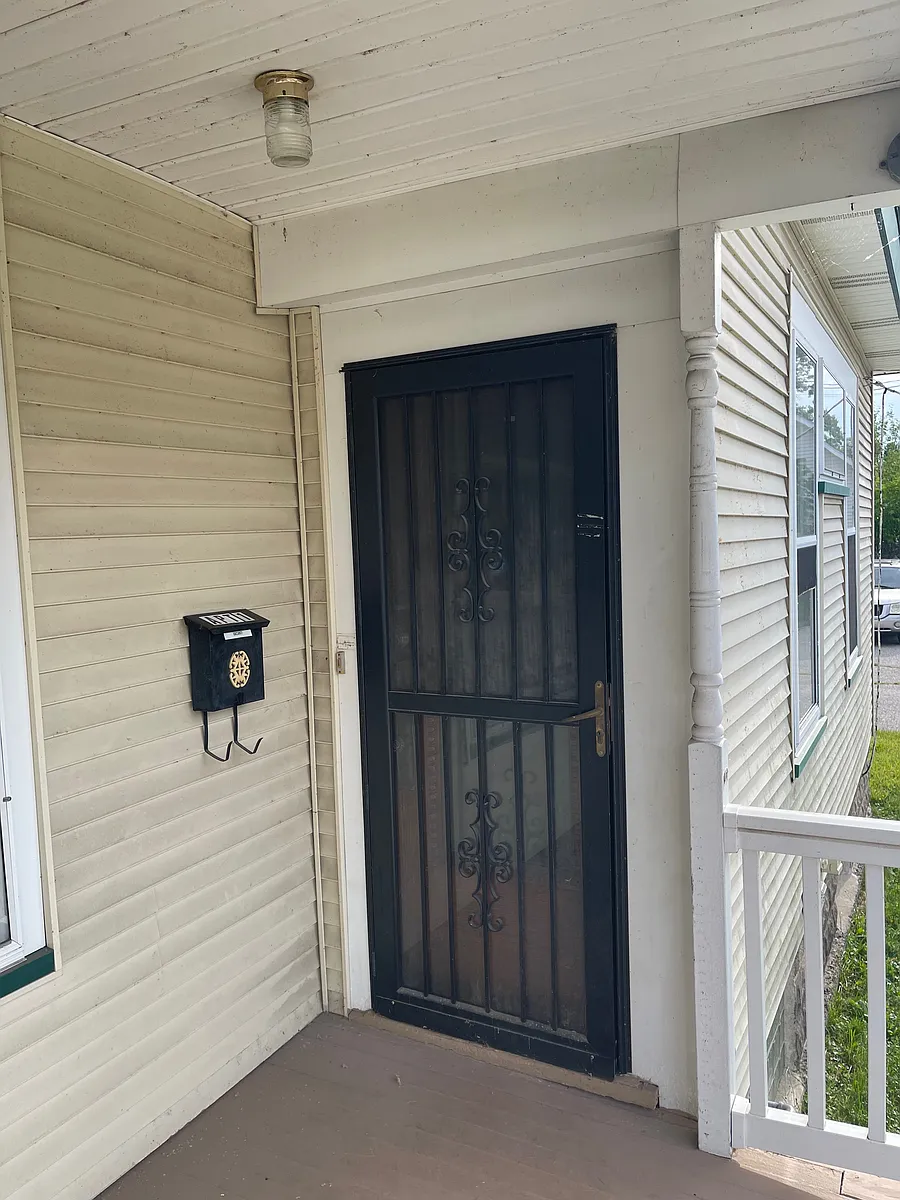 Building Photo - 1299 Peck St #1