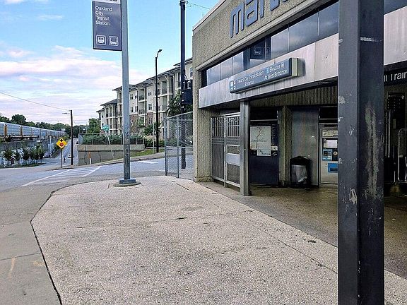 Just 1.3 miles to the Oakland City Train Station