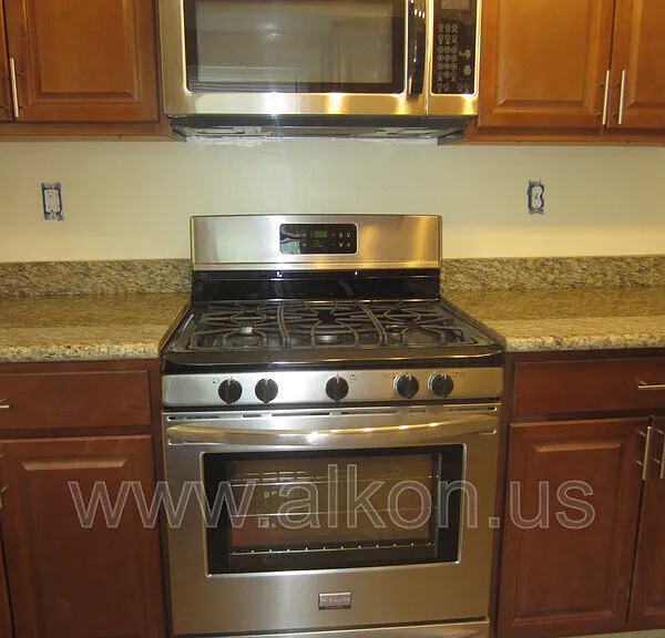 2411 Webster Ave — Photo 11