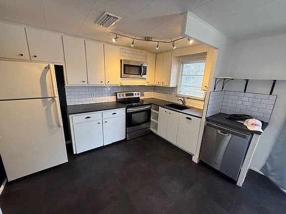2nd image of 4112 Edam St #405