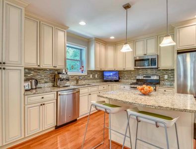 7304 Carol Ln, Falls Church, VA, 22042