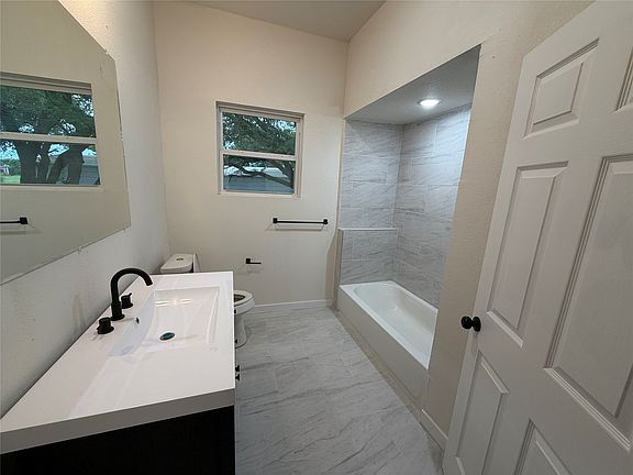 5th image of 8237 Telegraph Rd